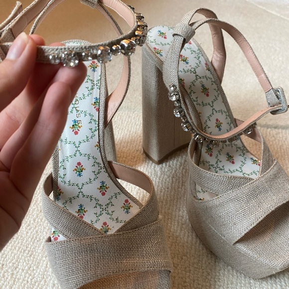 Hill House Home Party Platform - Picture 3 of 4